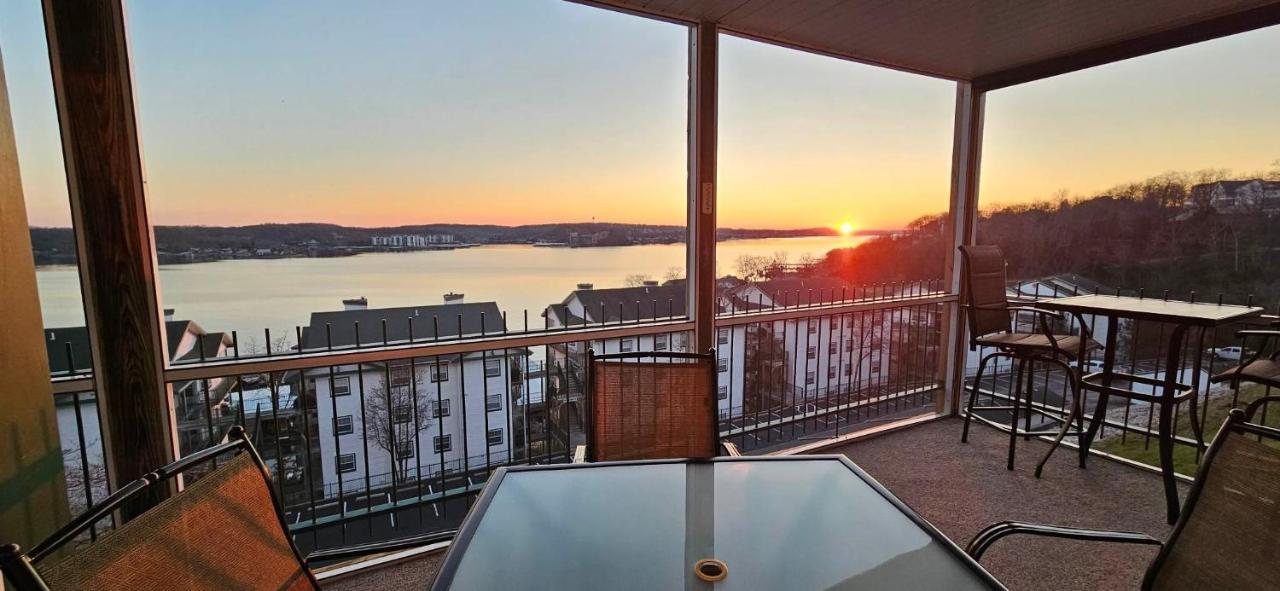 Gourgeous Lake Views, Amazing Susets, On Main Channel 레이크오자크 외부 사진